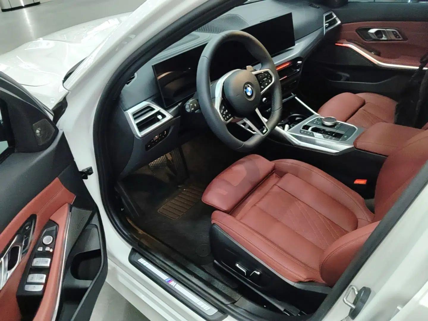 BMW 3 Series 2025 330i M Sport Night Edition Package — миниатюра 18