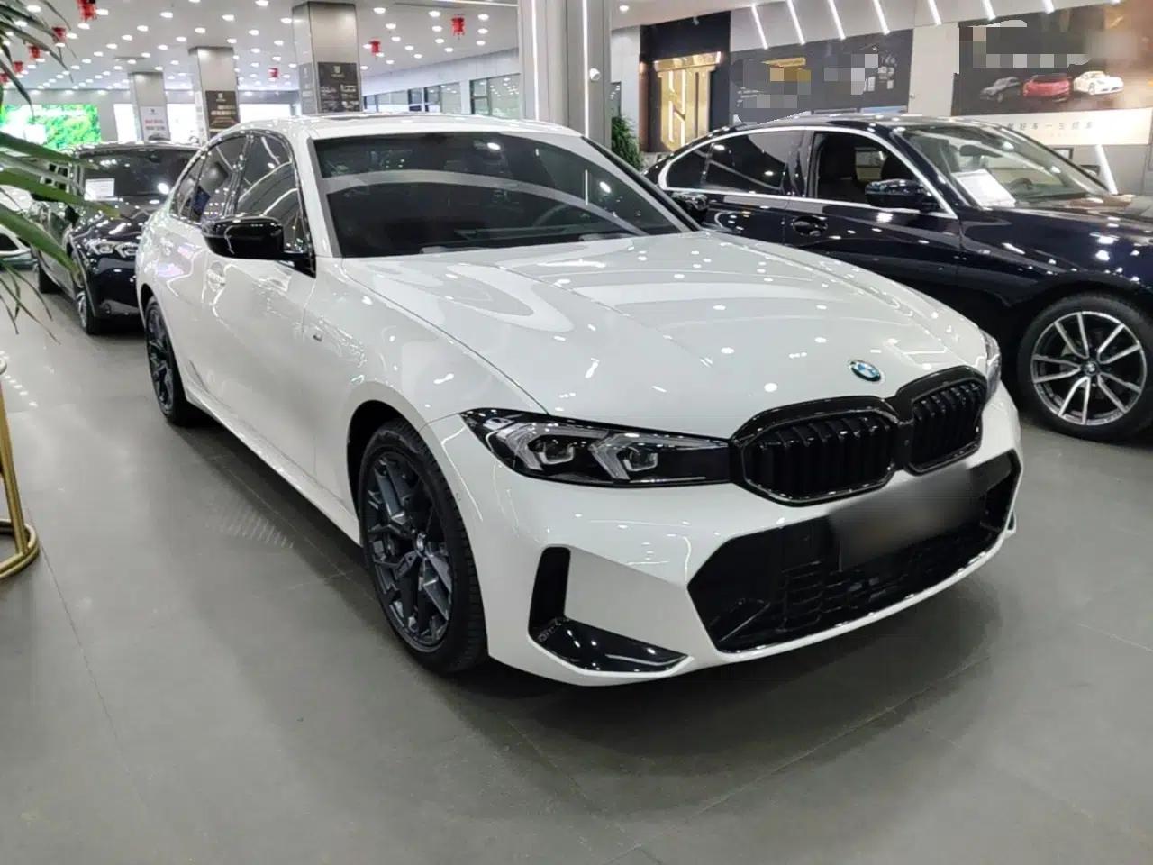 BMW 3 Series 2025 330i M Sport Night Edition Package — миниатюра 3
