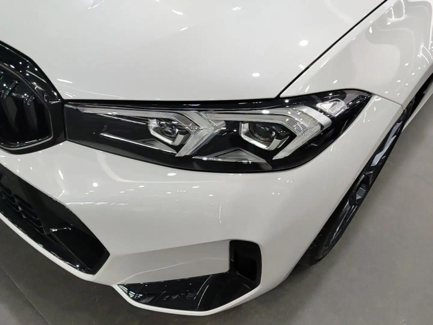 BMW 3 Series 2025 330i M Sport Night Edition Package — миниатюра 8