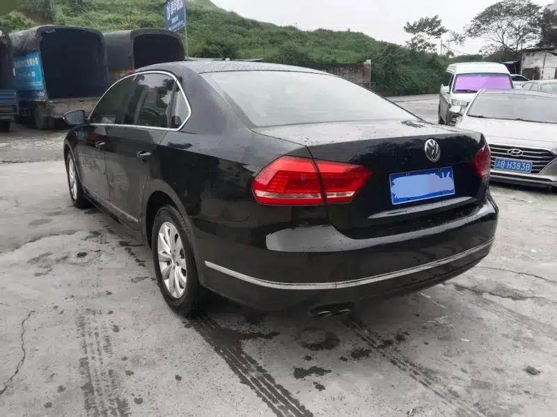 2011 Passat 1.8TSI DSG Premium Edition — миниатюра 4
