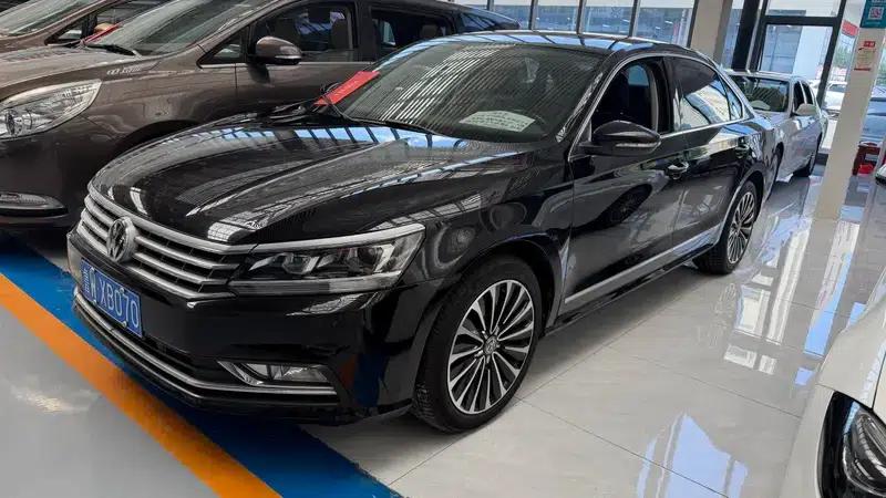 2018 Volkswagen Passat 1.8T Automatic Rear-Wheel Drive 5-Seater Factory Custom Edition — миниатюра 1