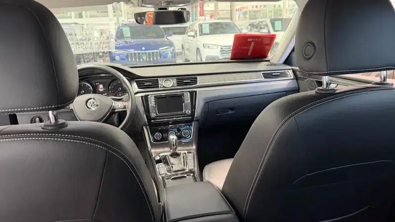 2018 Volkswagen Passat 1.8T Automatic Rear-Wheel Drive 5-Seater Factory Custom Edition — миниатюра 13
