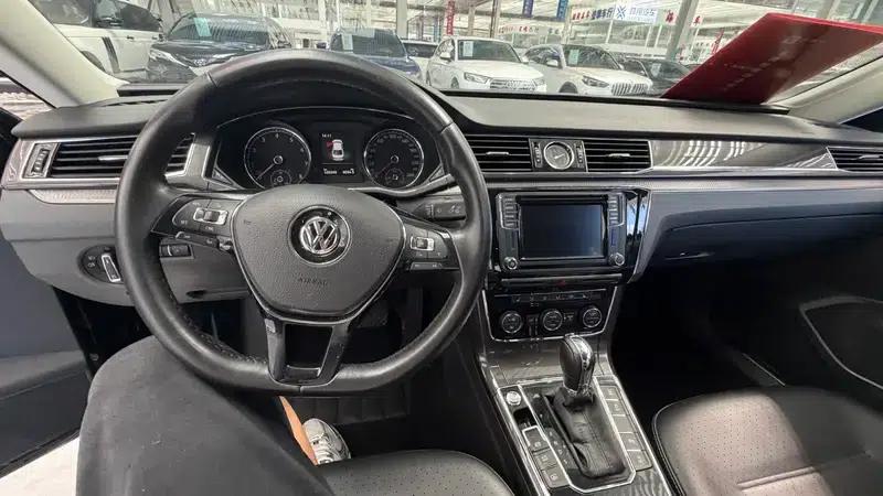 2018 Volkswagen Passat 1.8T Automatic Rear-Wheel Drive 5-Seater Factory Custom Edition — миниатюра 14