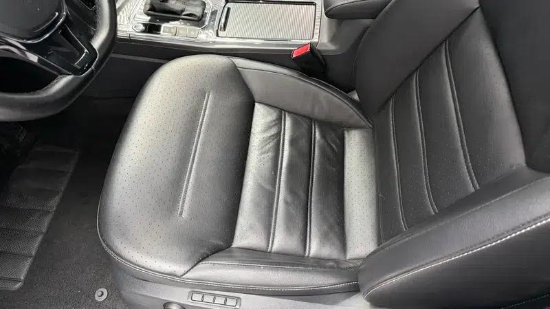 2018 Volkswagen Passat 1.8T Automatic Rear-Wheel Drive 5-Seater Factory Custom Edition — миниатюра 16