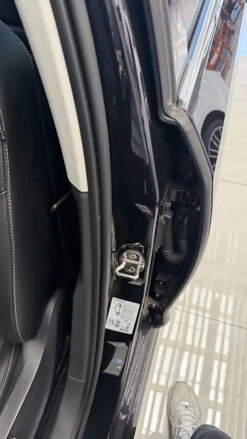 2018 Volkswagen Passat 1.8T Automatic Rear-Wheel Drive 5-Seater Factory Custom Edition — миниатюра 8
