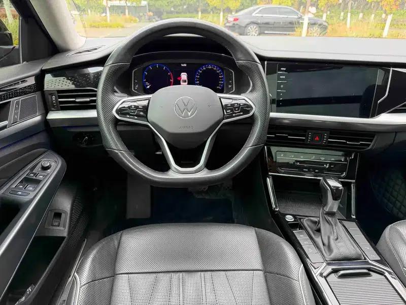 2022 Passat 330TSI Luxury Edition — миниатюра 11