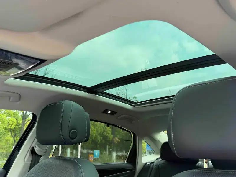 2022 Passat 330TSI Luxury Edition — миниатюра 14