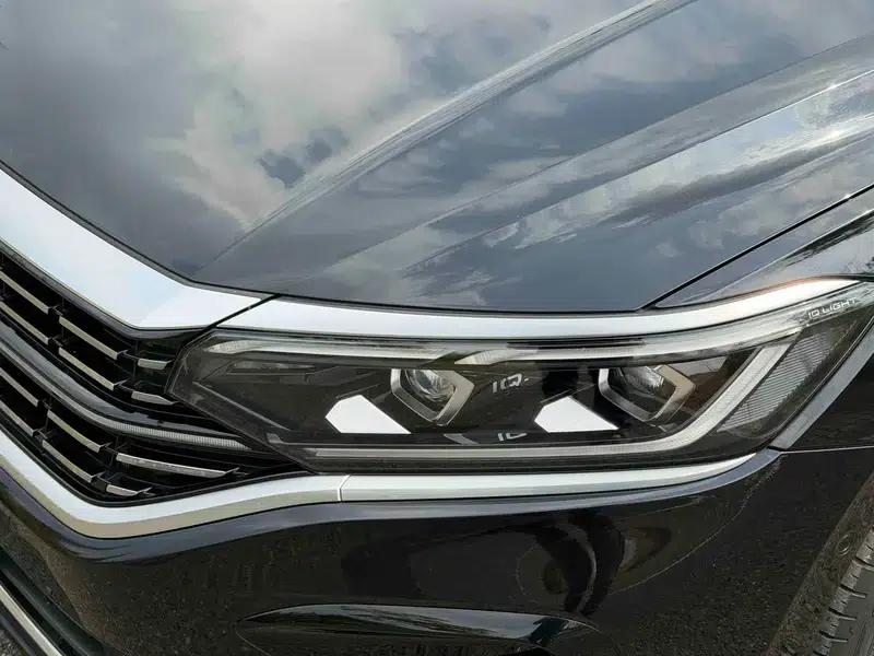 2022 Passat 330TSI Luxury Edition — миниатюра 4