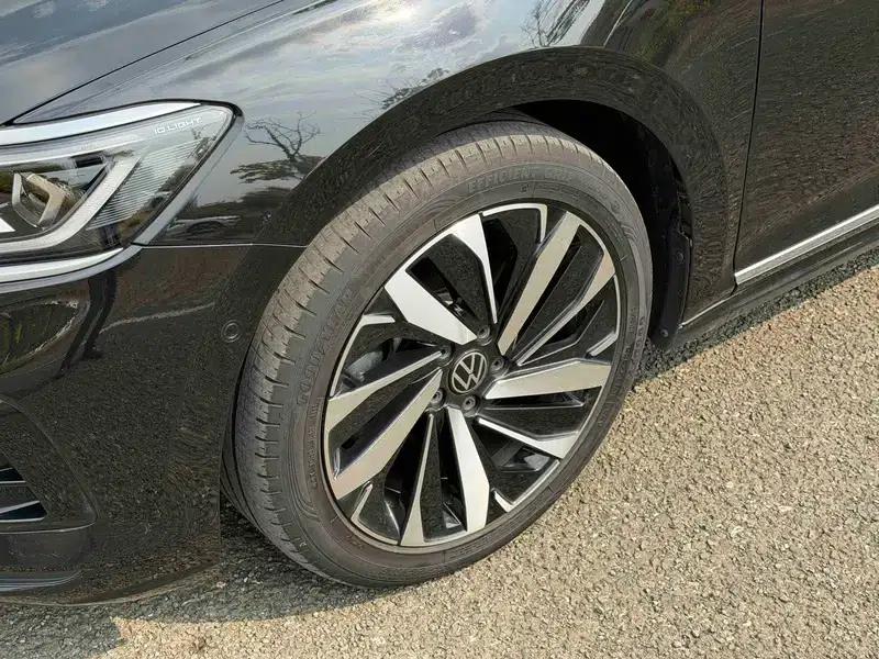 2022 Passat 330TSI Luxury Edition — миниатюра 5