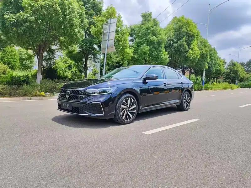 2022 Volkswagen Passat 330TSI Starry Sky Luxury Edition — миниатюра 1