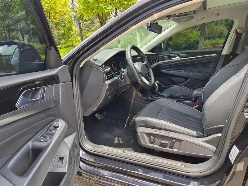 2022 Volkswagen Passat 330TSI Starry Sky Luxury Edition — миниатюра 8