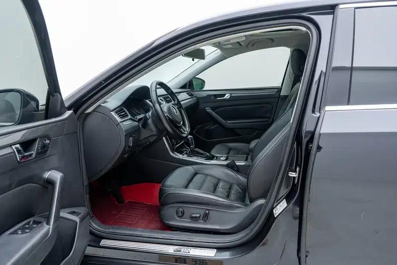 2017 Passat 330TSI DSG Premium Edition — миниатюра 17
