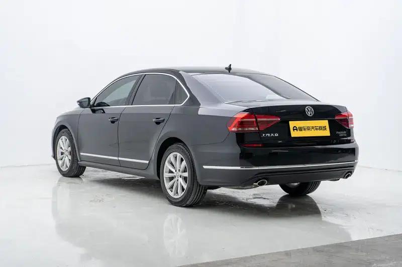 2017 Passat 330TSI DSG Premium Edition — миниатюра 5
