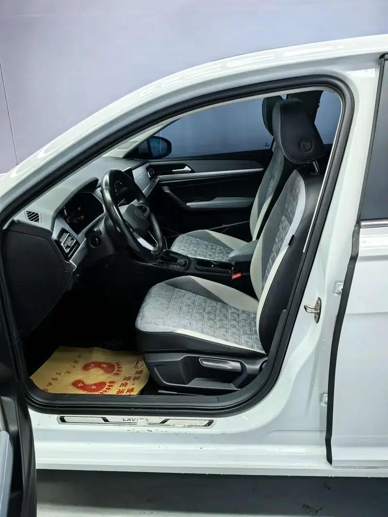 2022 Volkswagen Lavida 1.5L Automatic Comfort Edition — миниатюра 13