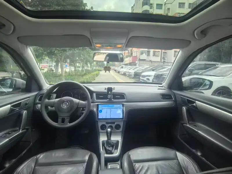 2013 Volkswagen Lavida 1.6L Automatic Comfort Edition — миниатюра 6