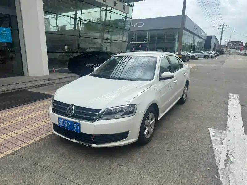 2013 Volkswagen Lavida Classic Facelift 1.6L Automatic Fashion Edition — миниатюра 1