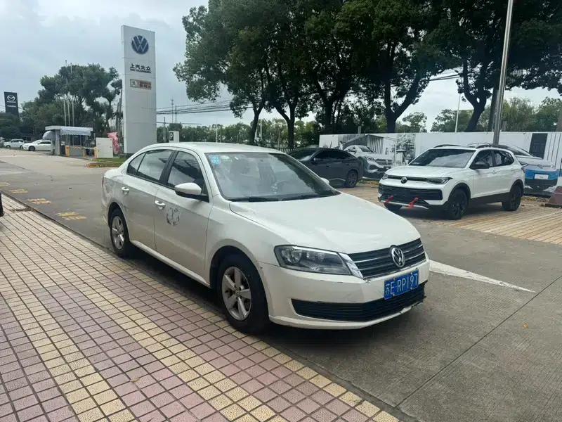 2013 Volkswagen Lavida Classic Facelift 1.6L Automatic Fashion Edition — миниатюра 3