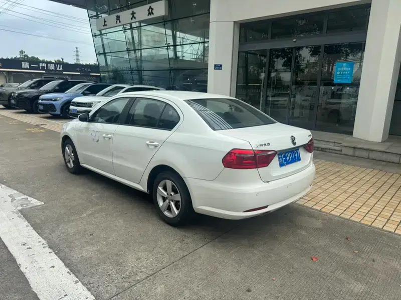 2013 Volkswagen Lavida Classic Facelift 1.6L Automatic Fashion Edition — миниатюра 4