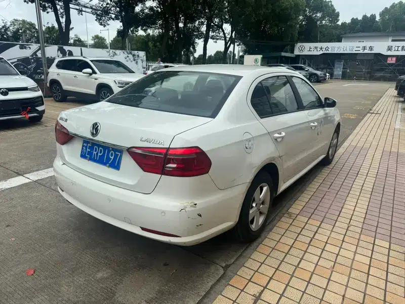 2013 Volkswagen Lavida Classic Facelift 1.6L Automatic Fashion Edition — миниатюра 6
