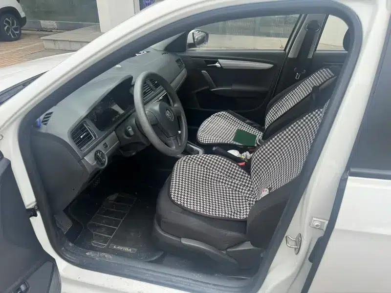 2013 Volkswagen Lavida Classic Facelift 1.6L Automatic Fashion Edition — миниатюра 10