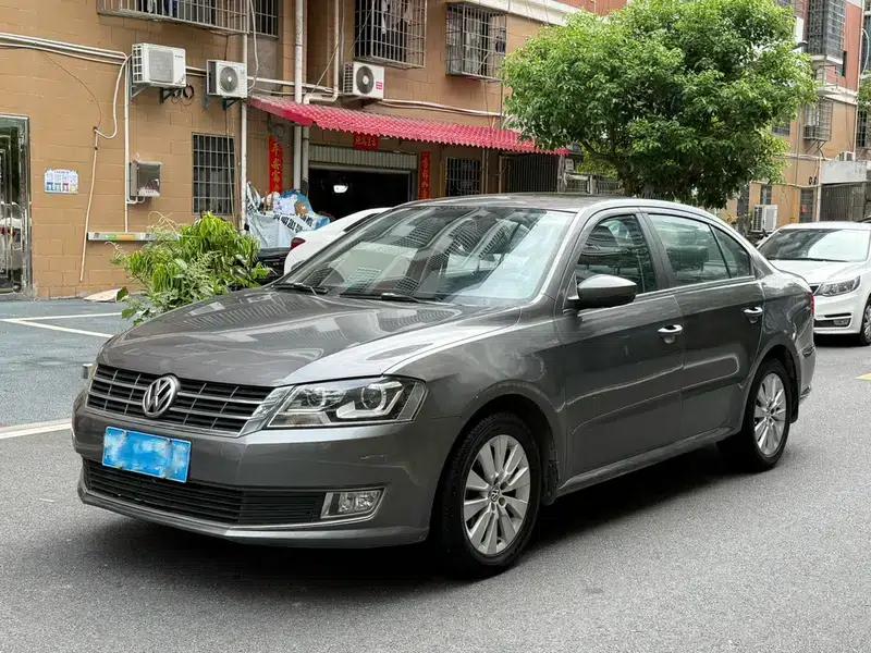 2013 Volkswagen Lavida 1.6L Automatic Comfort Edition — миниатюра 1