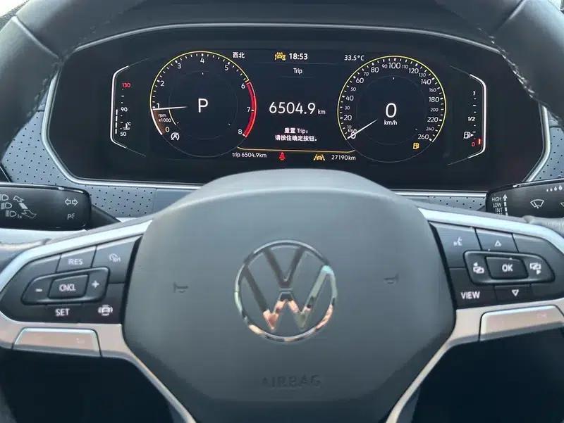 2023 Volkswagen Lavida Facelift 1.5L Automatic Five Million Edition — миниатюра 16