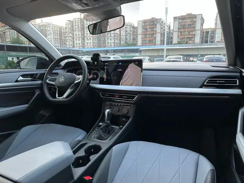 2023 Volkswagen Lavida Facelift 1.5L Automatic Five Million Edition — миниатюра 22