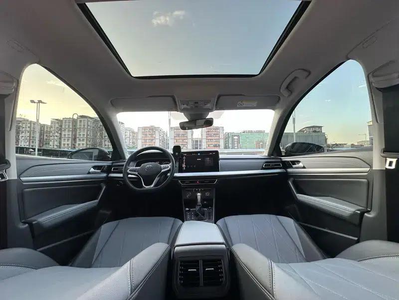 2023 Volkswagen Lavida Facelift 1.5L Automatic Five Million Edition — миниатюра 23