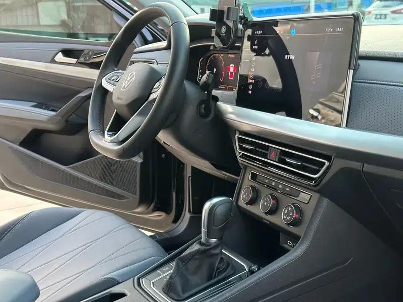2023 Volkswagen Lavida Facelift 1.5L Automatic Five Million Edition — миниатюра 24