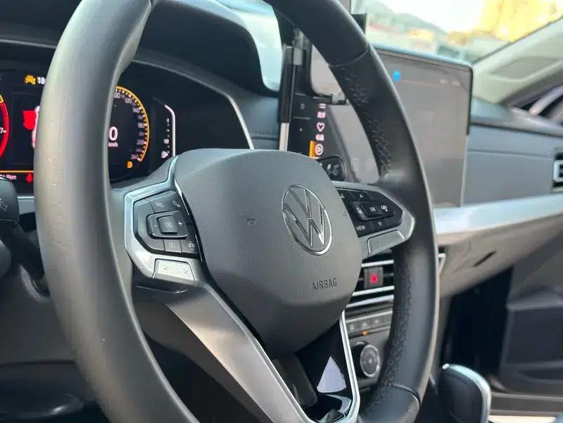 2023 Volkswagen Lavida Facelift 1.5L Automatic Five Million Edition — миниатюра 29