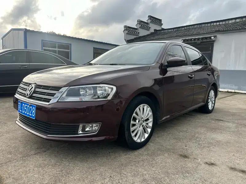 2013 Volkswagen Lavida Facelift 1.6L Automatic Luxury Edition — миниатюра 1