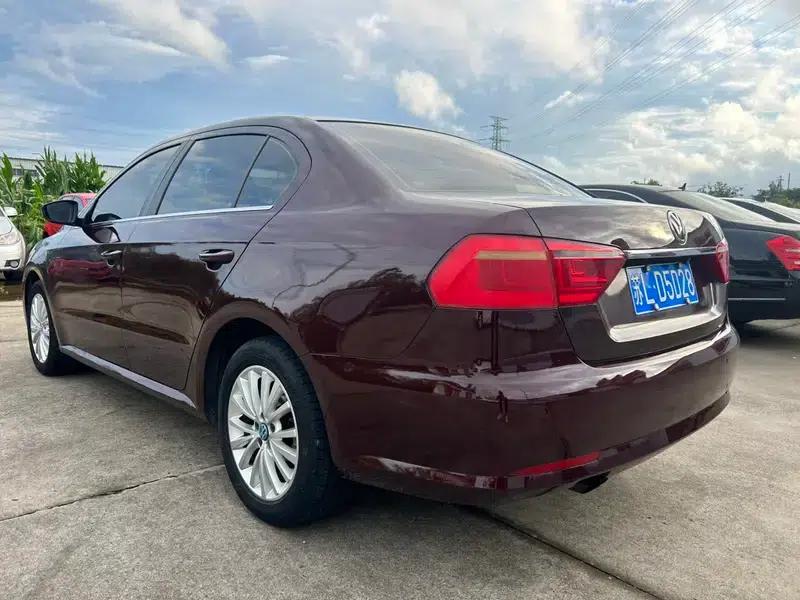 2013 Volkswagen Lavida Facelift 1.6L Automatic Luxury Edition — миниатюра 4