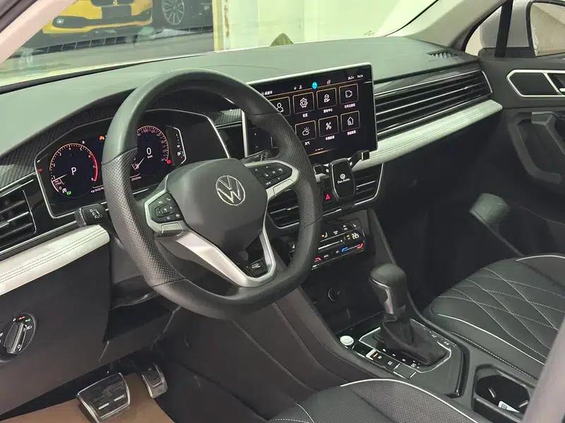 Tiguan L 2024 330TSI 2WD R-Line Premium Edition — миниатюра 11