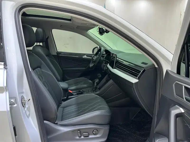 Tiguan L 2024 330TSI 2WD R-Line Premium Edition — миниатюра 14