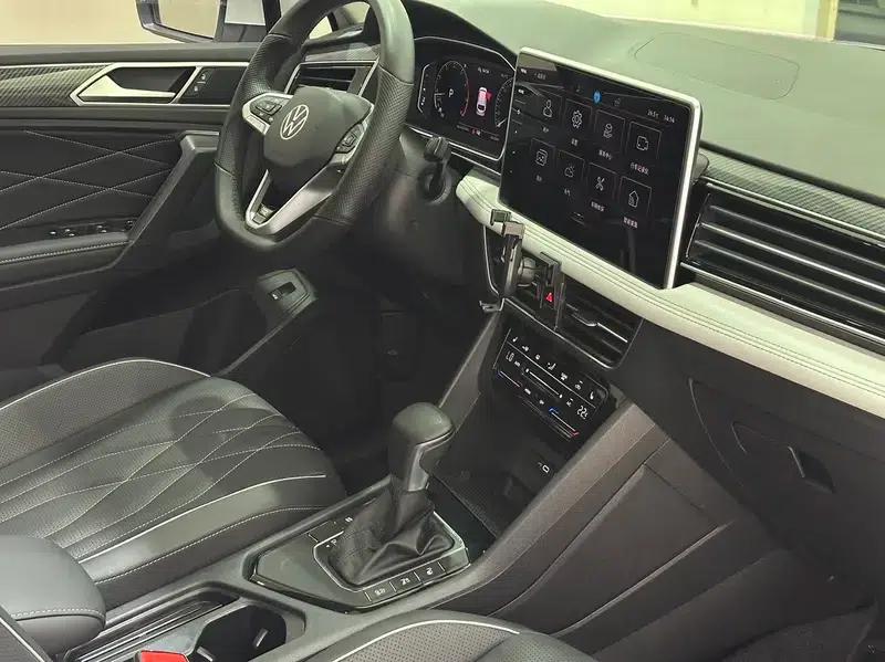 Tiguan L 2024 330TSI 2WD R-Line Premium Edition — миниатюра 10