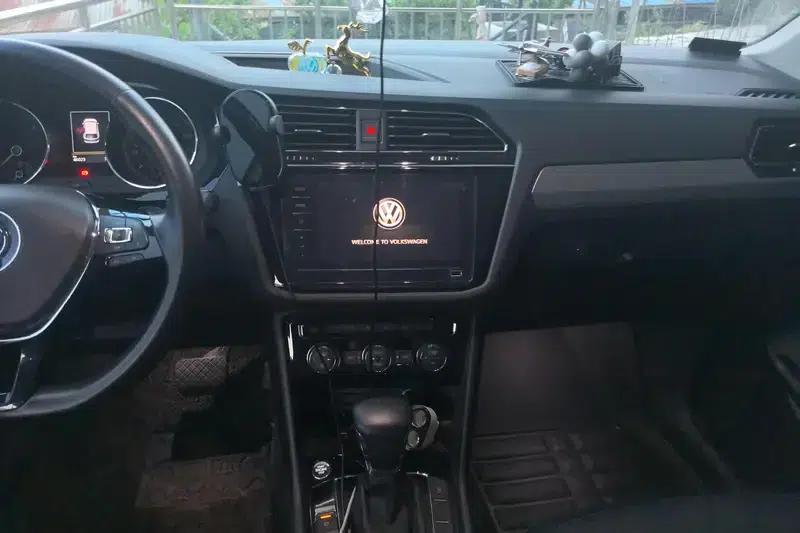 Tiguan L 2020 330TSI Automatic 2WD Panoramic Comfort Edition (National V Emission Standard) — миниатюра 12