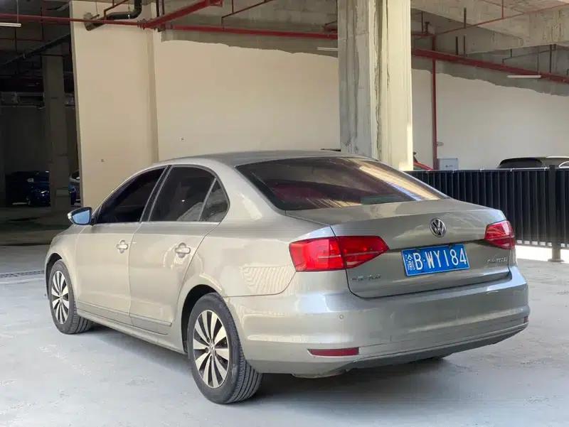 2015 Volkswagen Sagitar 1.6L Automatic Comfort Model — миниатюра 4