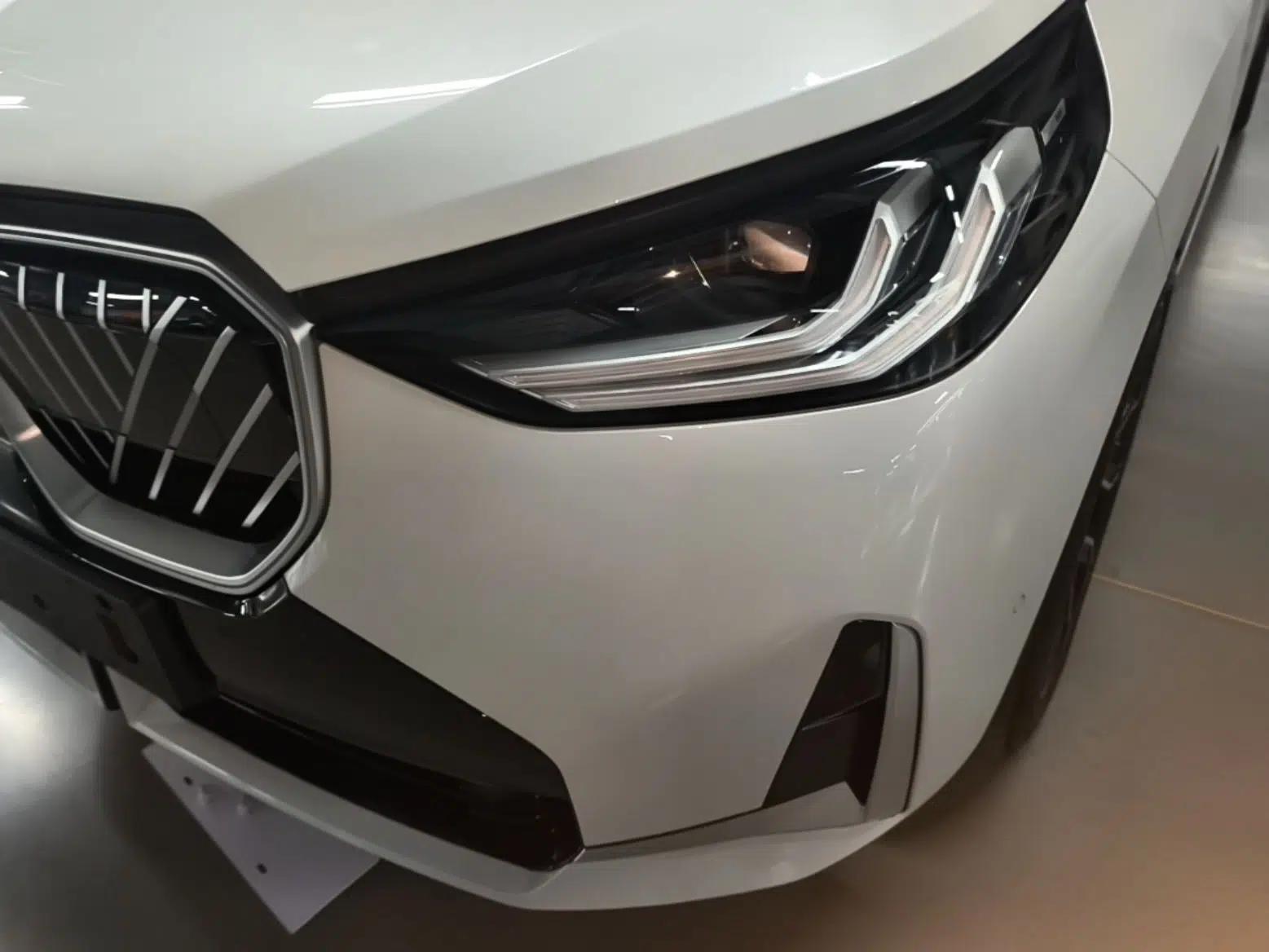 BMW X3 2025 xDrive30L Leading Model M Sport Package — миниатюра 8