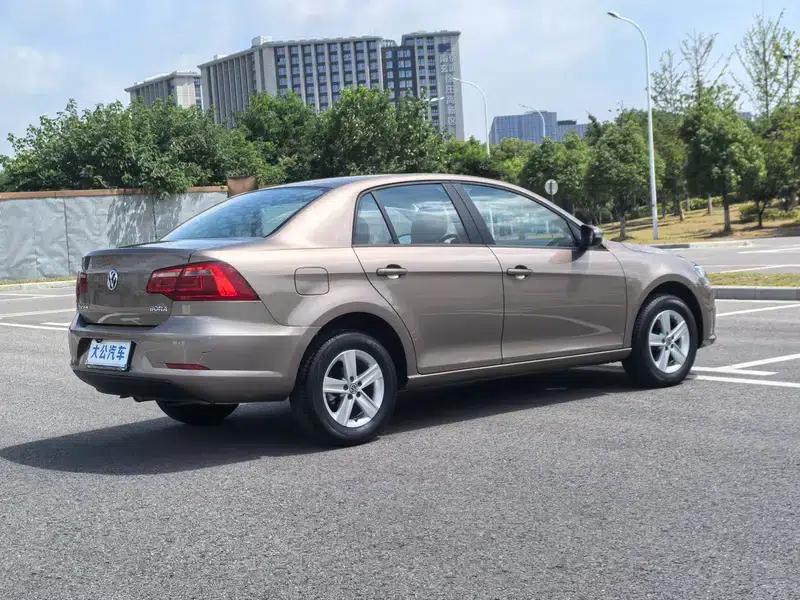2015 Volkswagen Bora Value Edition 1.6L Automatic Fashion Model — миниатюра 5