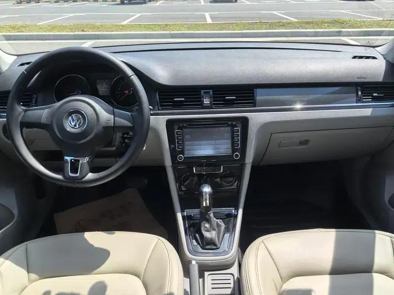 2015 Volkswagen Bora Value Edition 1.6L Automatic Fashion Model — миниатюра 6