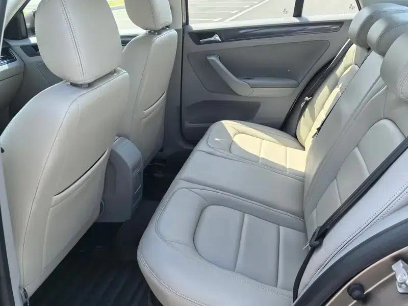 2015 Volkswagen Bora Value Edition 1.6L Automatic Fashion Model — миниатюра 9