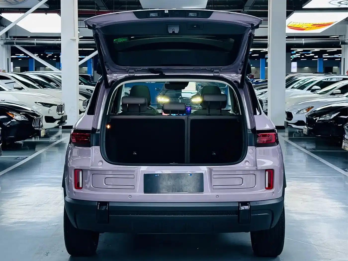 Geely ICON 2026 Chocolate 1.5TD Premium Edition — миниатюра 11