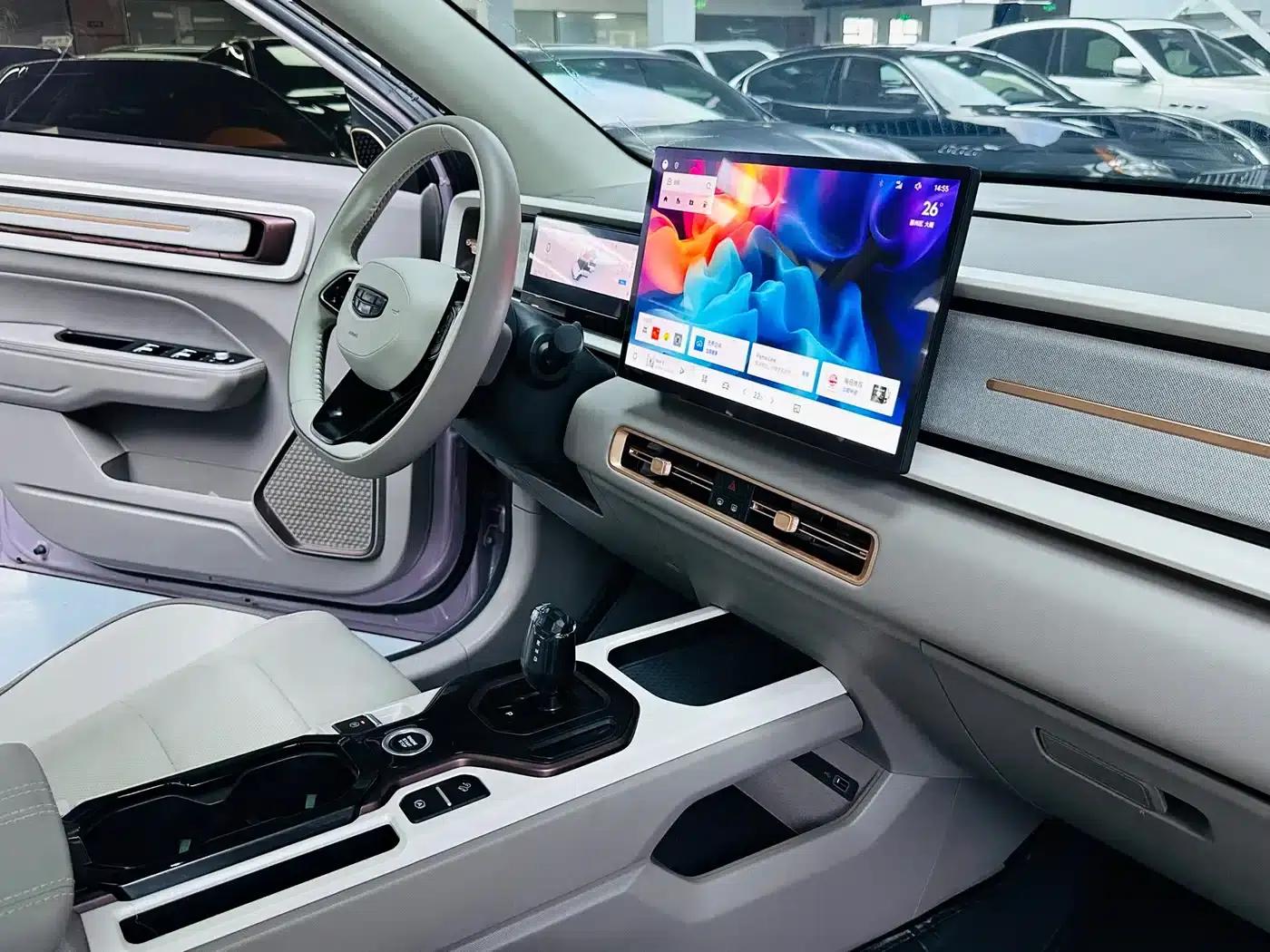 Geely ICON 2026 Chocolate 1.5TD Premium Edition — миниатюра 7