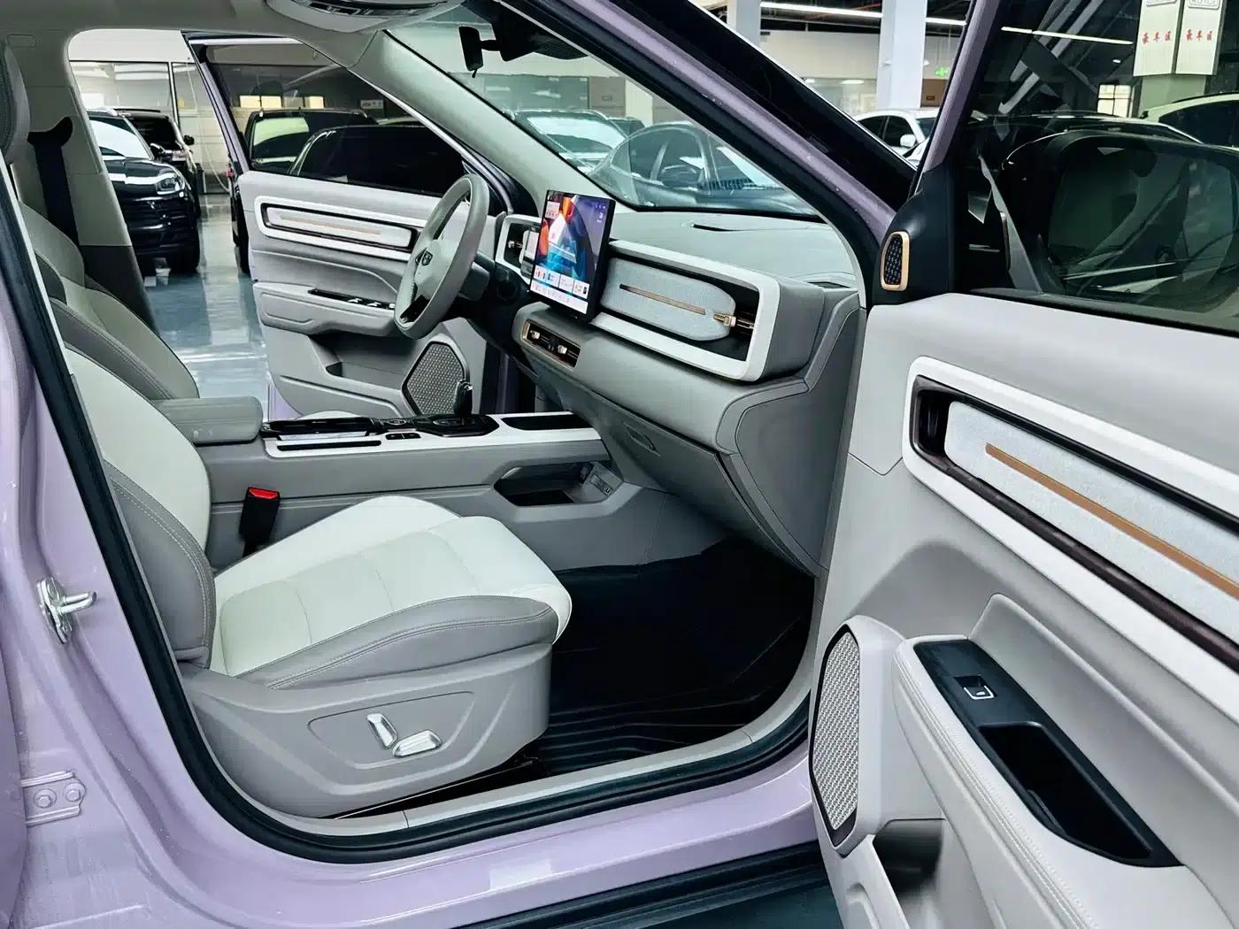 Geely ICON 2026 Chocolate 1.5TD Premium Edition — миниатюра 8
