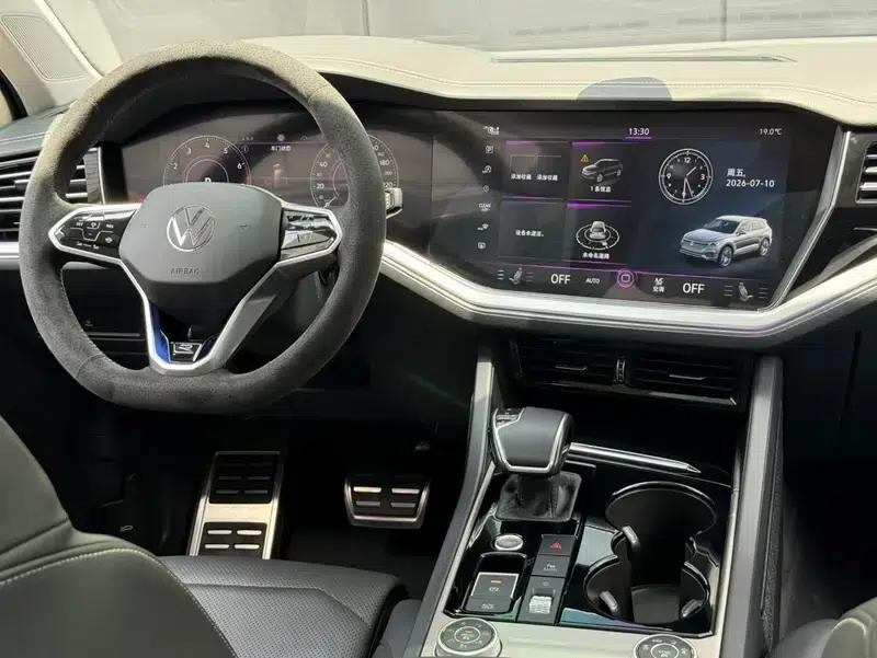 2022 Volkswagen Touareg 3.0TSI R-Line, Obsidian Black Sport Package — миниатюра 16