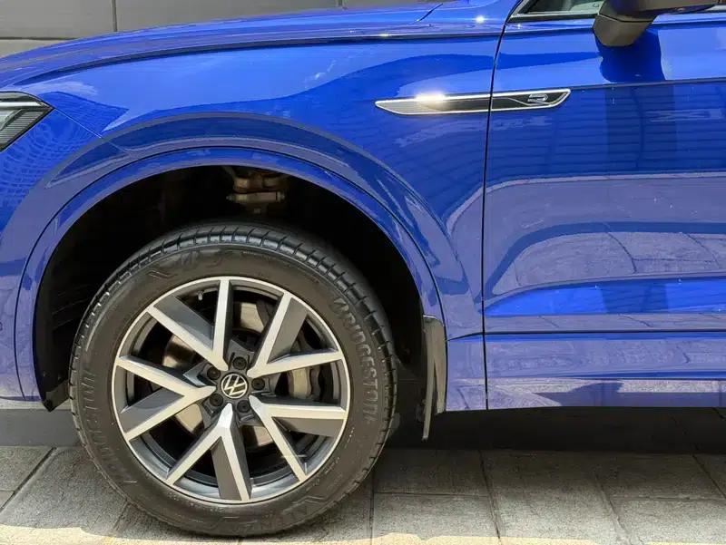 2022 Volkswagen Touareg 3.0TSI R-Line, Obsidian Black Sport Package — миниатюра 8