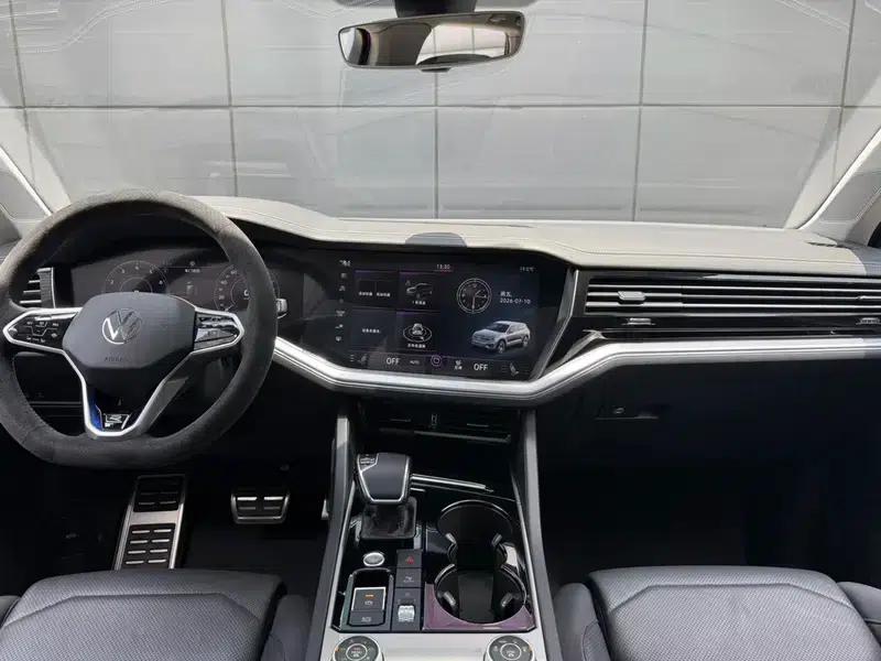 2022 Volkswagen Touareg 3.0TSI R-Line, Obsidian Black Sport Package — миниатюра 10