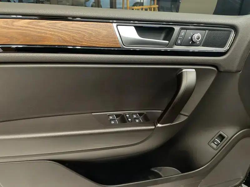 Touareg 2016 3.0TSI Standard Edition — миниатюра 12