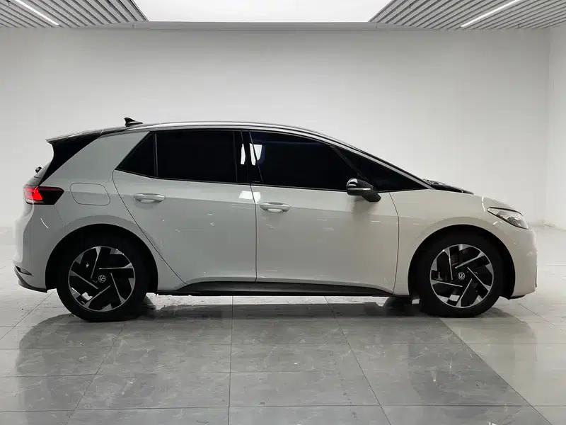 Volkswagen ID.3 2024 Outstanding Edition — миниатюра 8