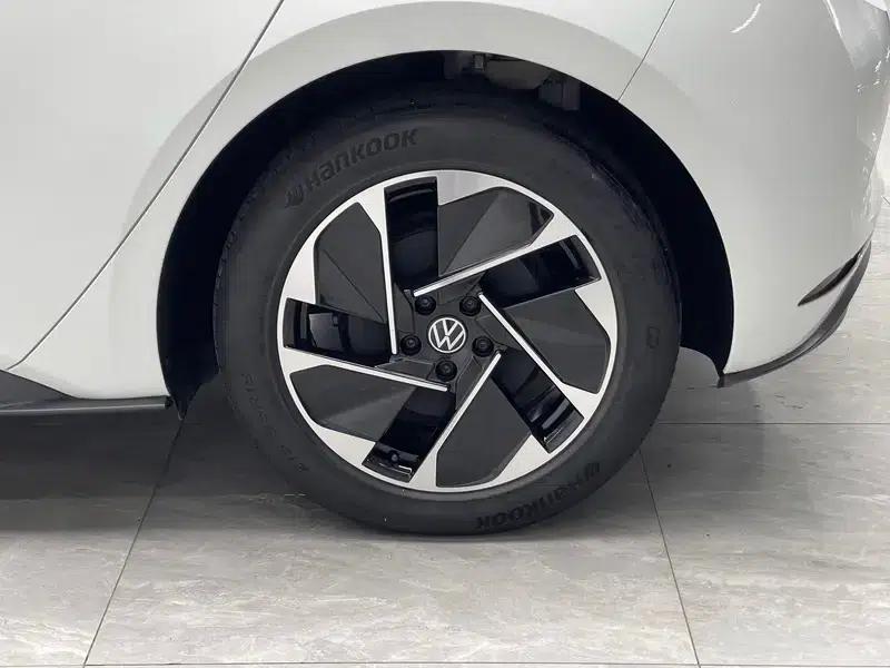 Volkswagen ID.3 2024 Outstanding Edition — миниатюра 9